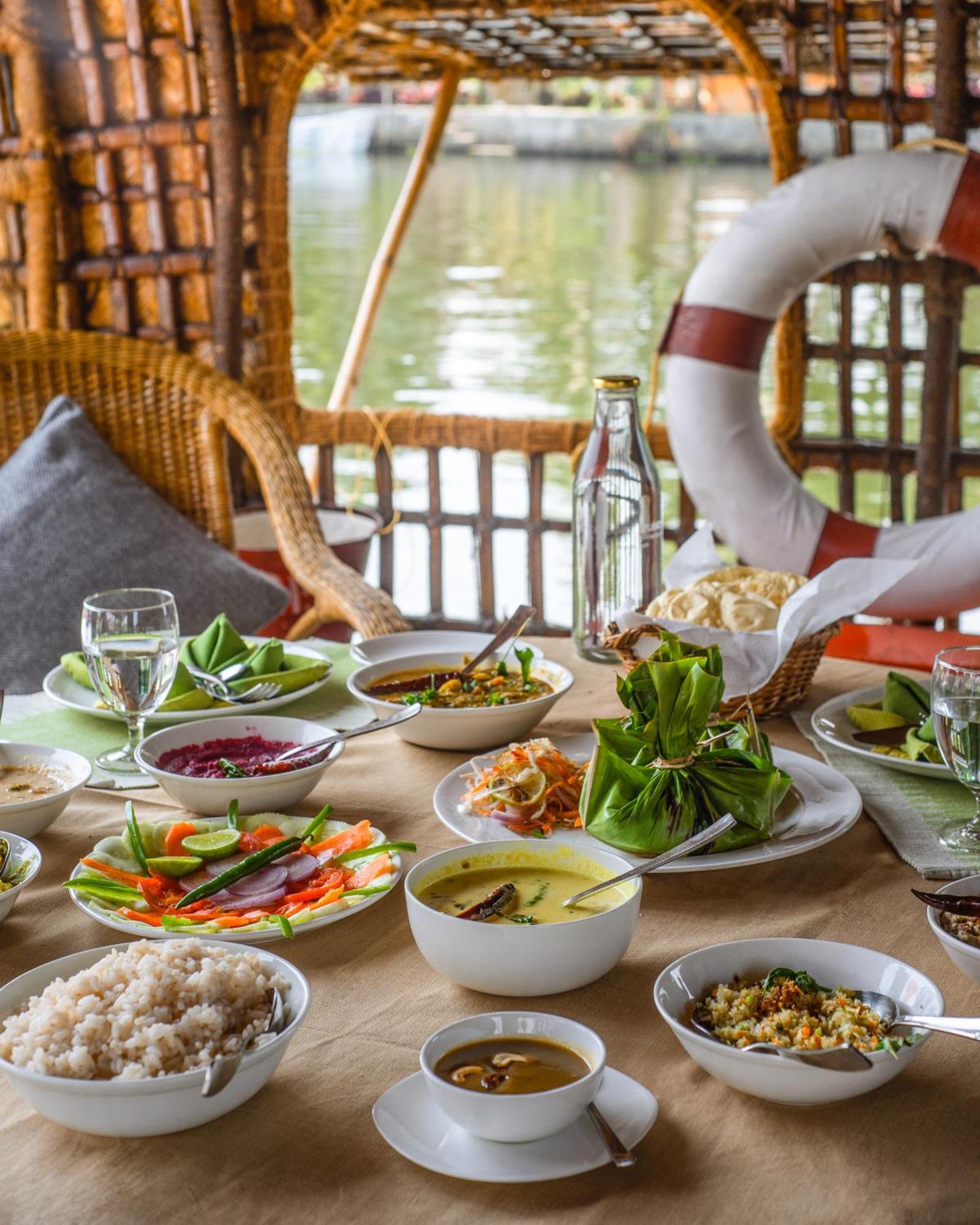 Spice Coast Cruises - Houseboat, A Cgh Earth Experience Hotell Alappuzha Exteriör bild