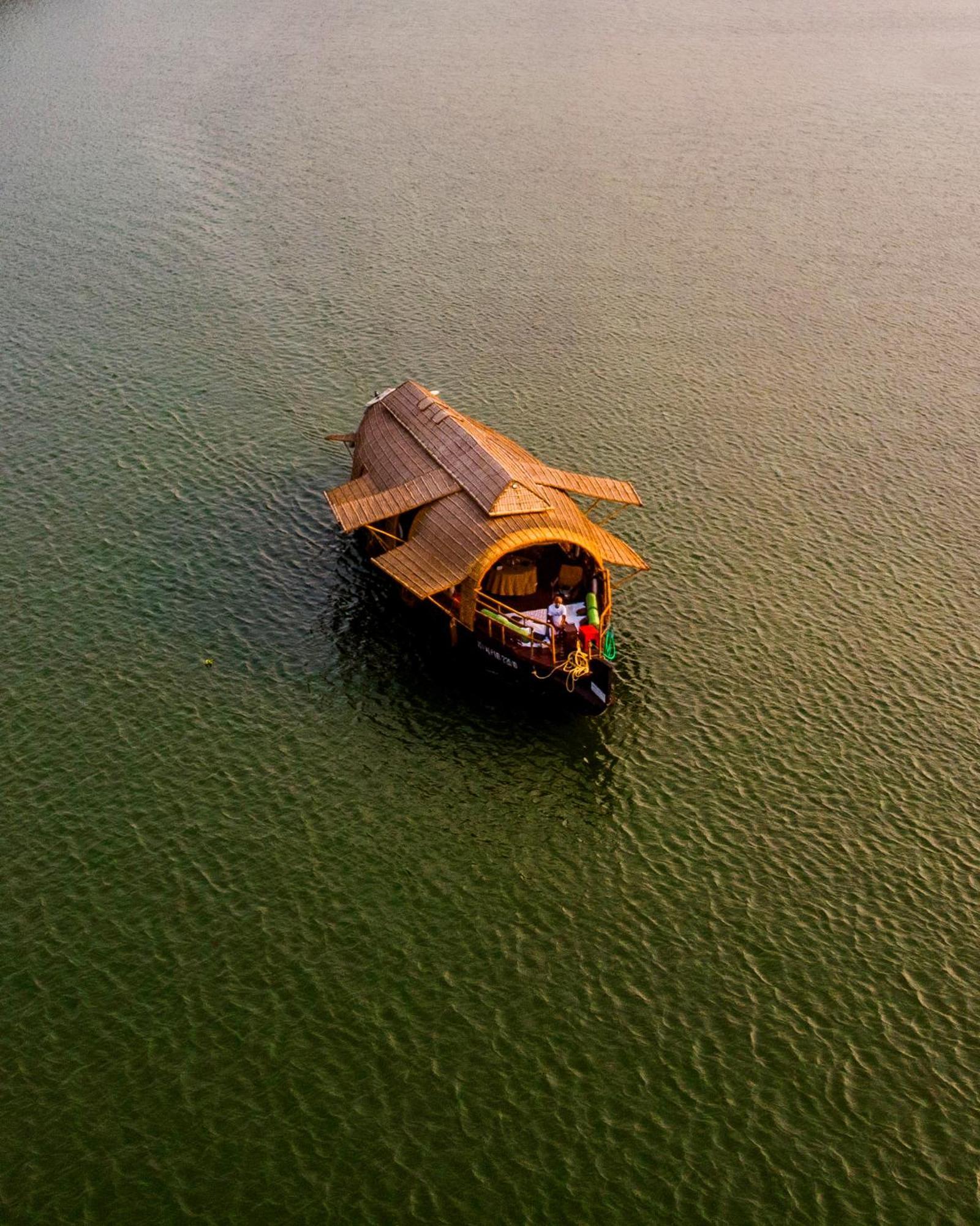 Spice Coast Cruises - Houseboat, A Cgh Earth Experience Hotell Alappuzha Exteriör bild