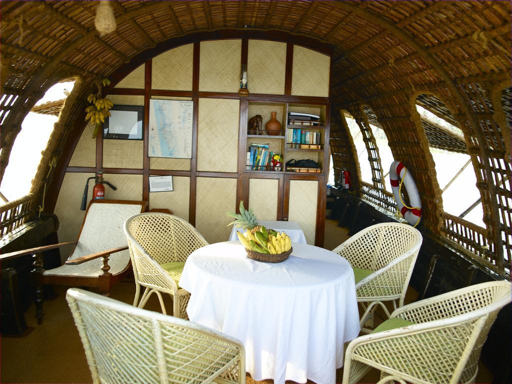 Spice Coast Cruises - Houseboat, A Cgh Earth Experience Hotell Alappuzha Exteriör bild