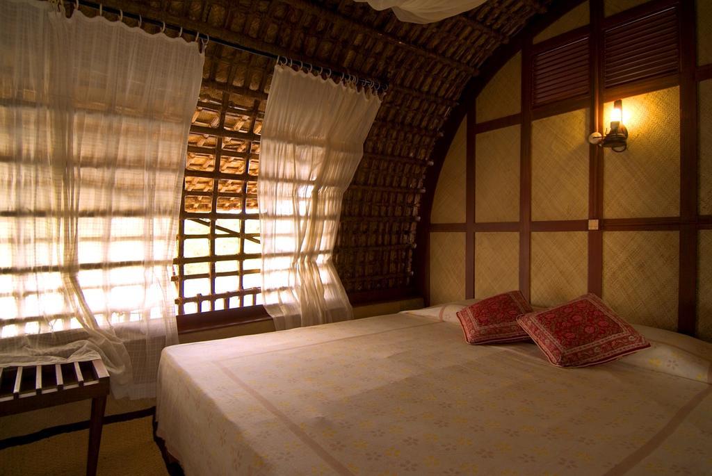 Spice Coast Cruises - Houseboat, A Cgh Earth Experience Hotell Alappuzha Exteriör bild